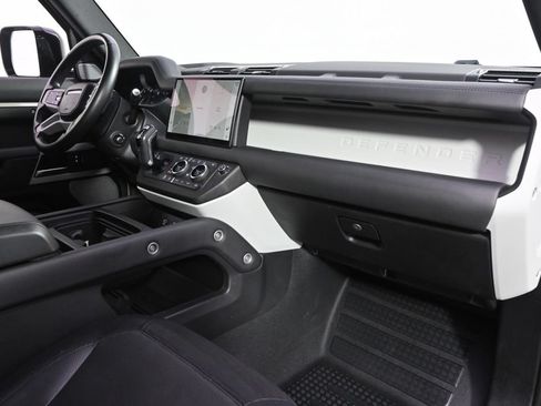 Used 2023 Land Rover Defender 130 X-Dynamic SE AWD/4WD image 13