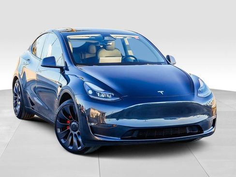 Used 2024 Tesla Model Y Performance image 2