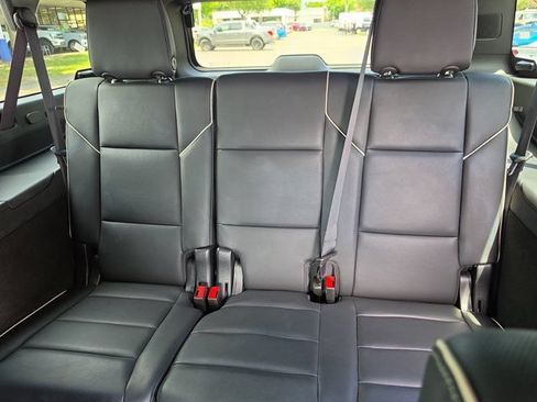 Used 2023 Cadillac Escalade ESV Sport AWD/4WD image 18