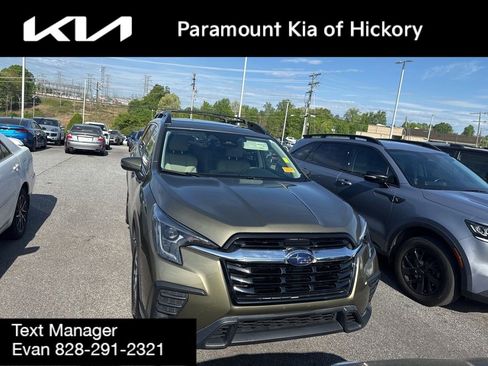 Used 2023 Subaru Ascent Premium w/ Convenience Package image 3