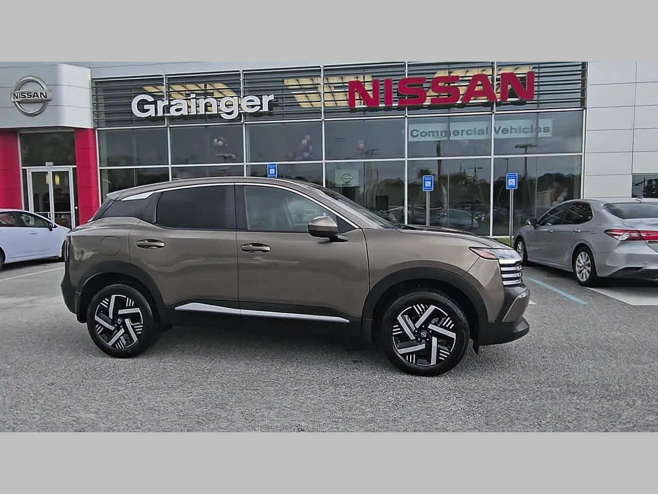 Used 2025 Nissan Kicks SV FWD image 38