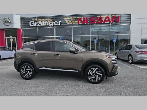 Used 2025 Nissan Kicks SV FWD image 38