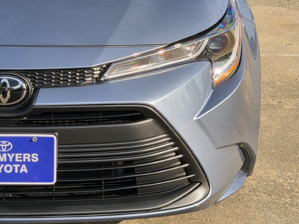 Used 2024 Toyota Corolla LE FWD image 4