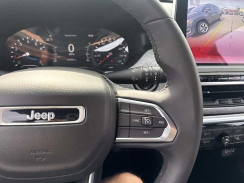 Used 2024 Jeep Compass Latitude image 27