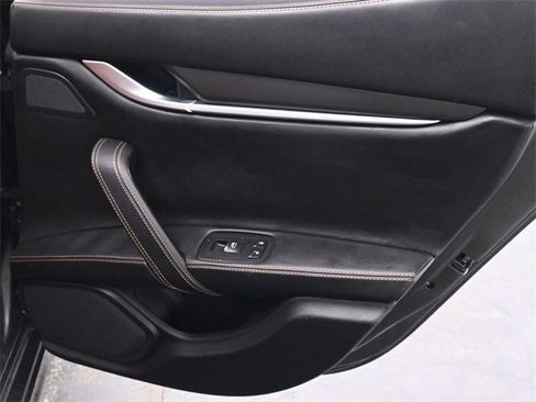 Used 2017 Maserati Ghibli image 15