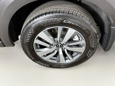 Used 2025 Nissan Pathfinder SL w/ Cargo Package image 23