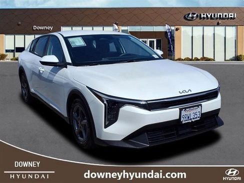 Used 2025 Kia K4 LXS image 3