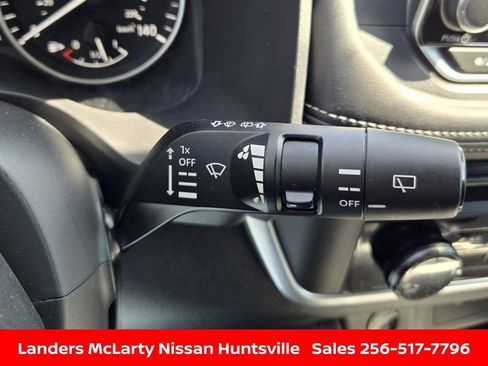Used 2025 Nissan Rogue S image 22