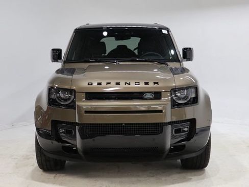 Used 2025 Land Rover Defender 110 X-Dynamic SE AWD/4WD image 2