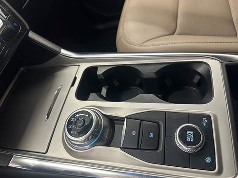 Used 2023 Ford Explorer Limited image 32