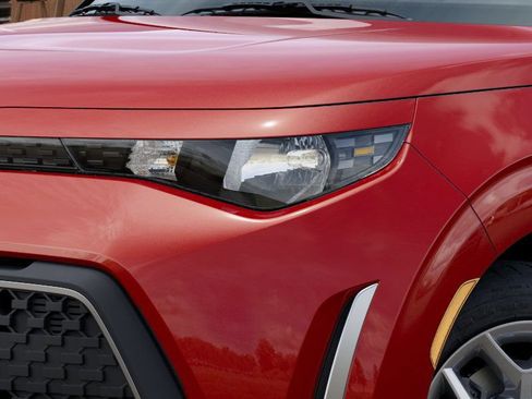 Used 2025 Kia Soul LX w/ LX Technology Package FWD image 10