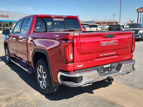 Used 2023 GMC Sierra 1500 SLT image 3
