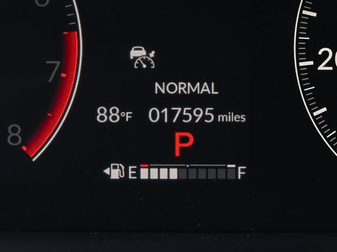 Used 2025 Honda Pilot EX-L image 28