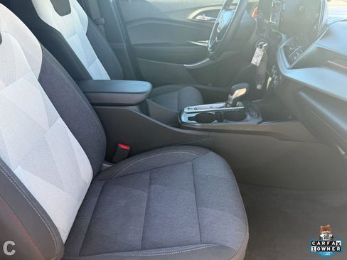 Used 2024 Chevrolet Trax RS image 12