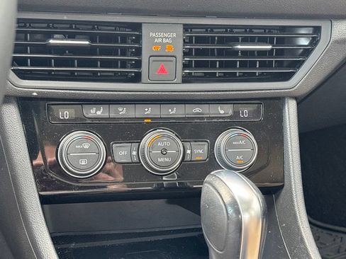 Used 2020 Volkswagen Jetta SEL FWD image 12