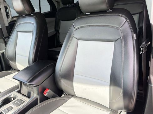 Certified 2023 Ford Explorer XLT w/ Equipment Group 202A image 22