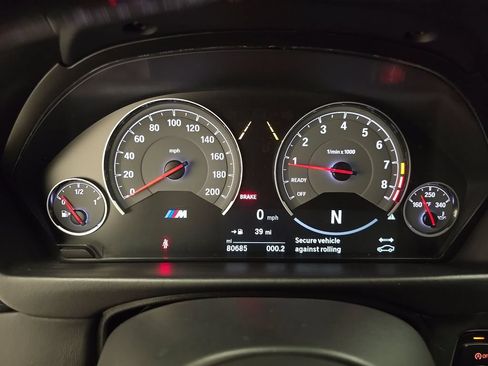 Used 2016 BMW M4 Coupe w/ Executive Package RWD image 8