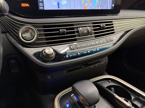 Used 2021 Lexus LS 500 RWD image 36