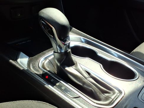 Used 2023 Chevrolet Traverse LT FWD image 14