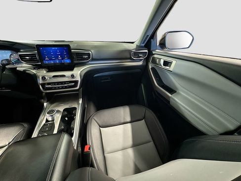 Used 2023 Ford Explorer XLT w/ Equipment Group 202A image 16