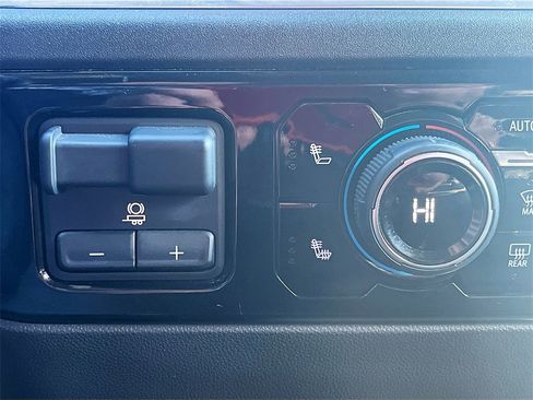 Used 2025 Chevrolet Silverado 1500 LT image 21