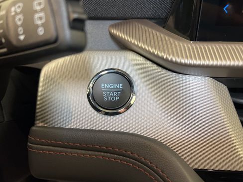 New 2025 Ford Explorer Active image 15