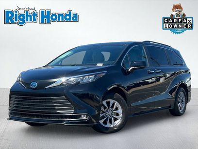 Used 2025 Toyota Sienna XLE