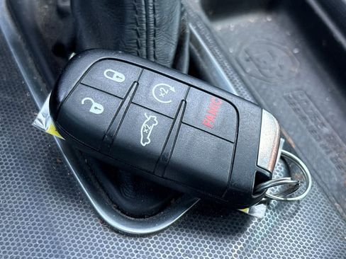 Used 2018 Dodge Charger SXT Plus RWD image 27