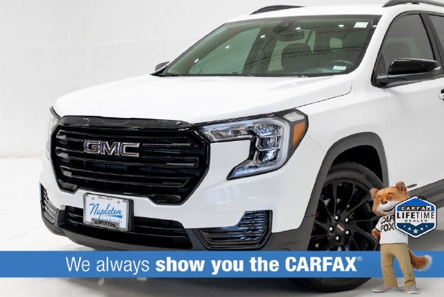 Used 2023 GMC Terrain SLE w/ Elevation Edition FWD image 2