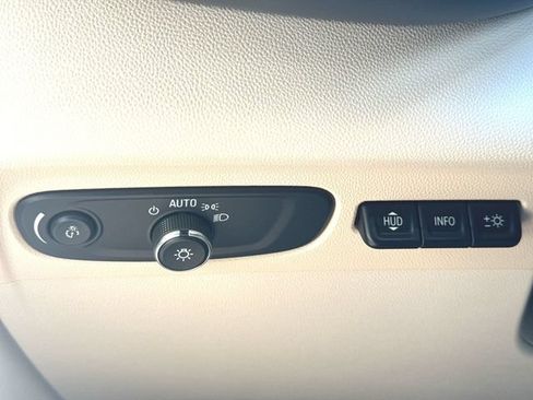 Used 2023 Buick Envision Avenir AWD/4WD image 18