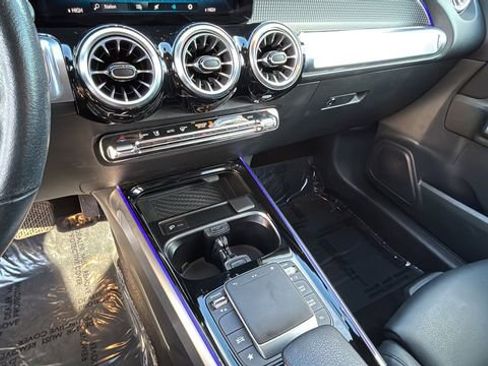 Used 2022 Mercedes-Benz GLB 250 image 14