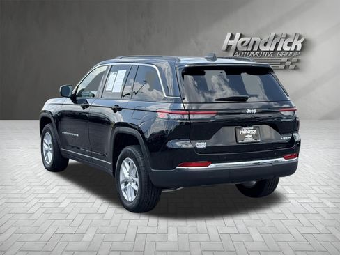 Used 2025 Jeep Grand Cherokee Laredo X w/ Luxury Tech Group I RWD image 8