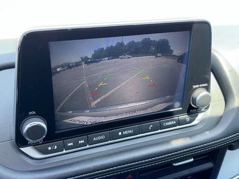 Certified 2023 Nissan Rogue SV FWD image 12