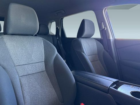 Used 2025 Nissan Rogue SV FWD image 29