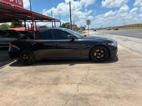 Used 2017 Alfa Romeo Giulia RWD image 13