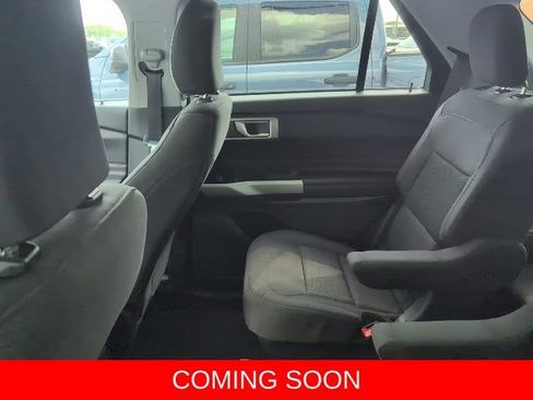 Used 2023 Ford Explorer XLT AWD/4WD image 5