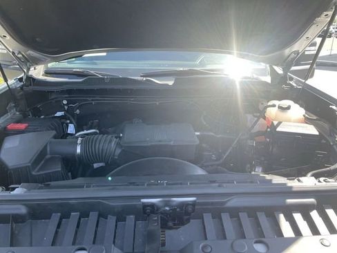 Used 2025 Chevrolet Silverado 2500 LT w/ Convenience Package image 30