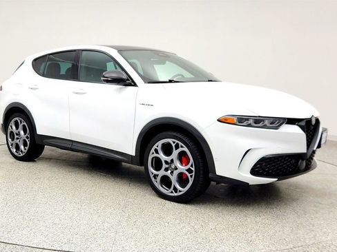 Used 2024 Alfa Romeo Tonale Veloce image 3