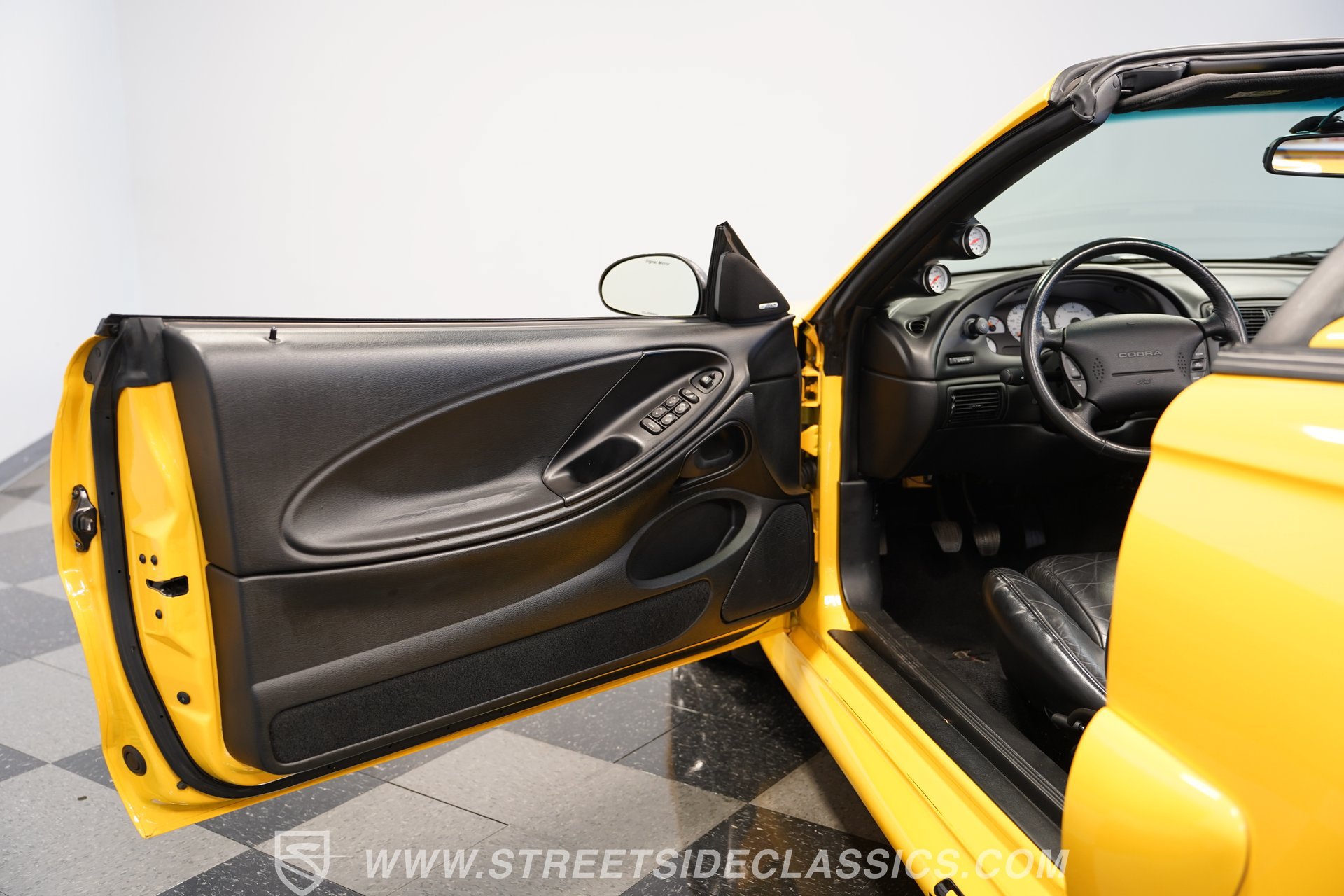 Used 1998 Ford Mustang Cobra RWD image 37