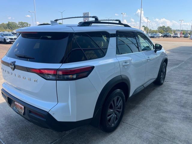 Certified 2025 Nissan Pathfinder SV FWD image 4