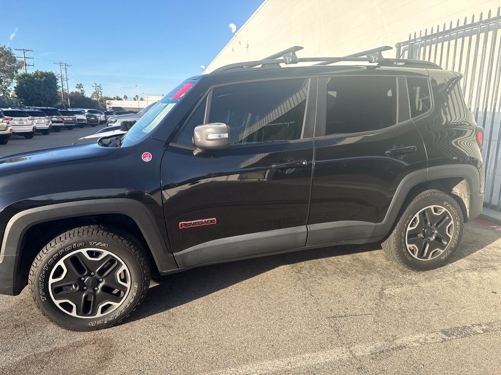 Used 2016 Jeep Renegade Trailhawk AWD/4WD image 16