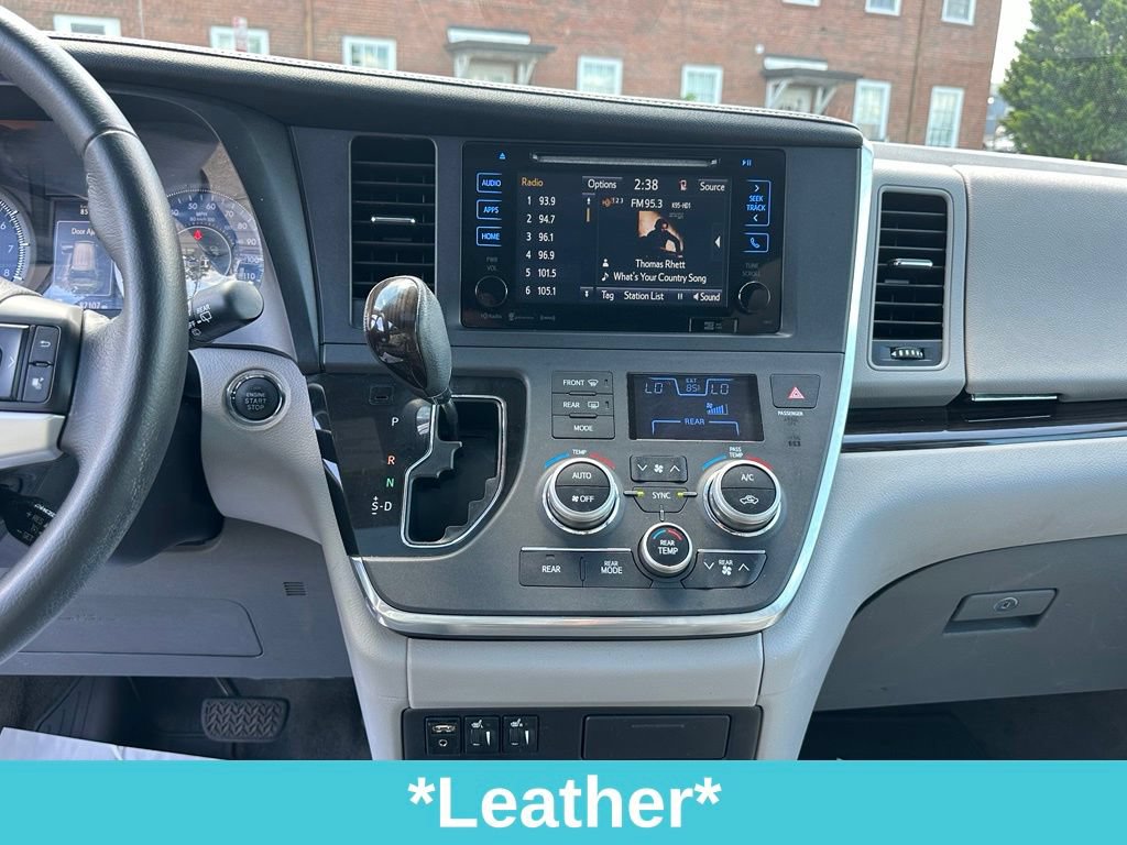 Used 2017 Toyota Sienna XLE FWD image 19