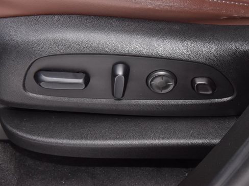 Used 2020 Buick Enclave Avenir w/ Avenir Technology Package image 36