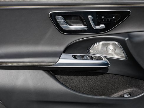 Used 2025 Mercedes-Benz E 53 AMG e 4MATIC Sedan image 21