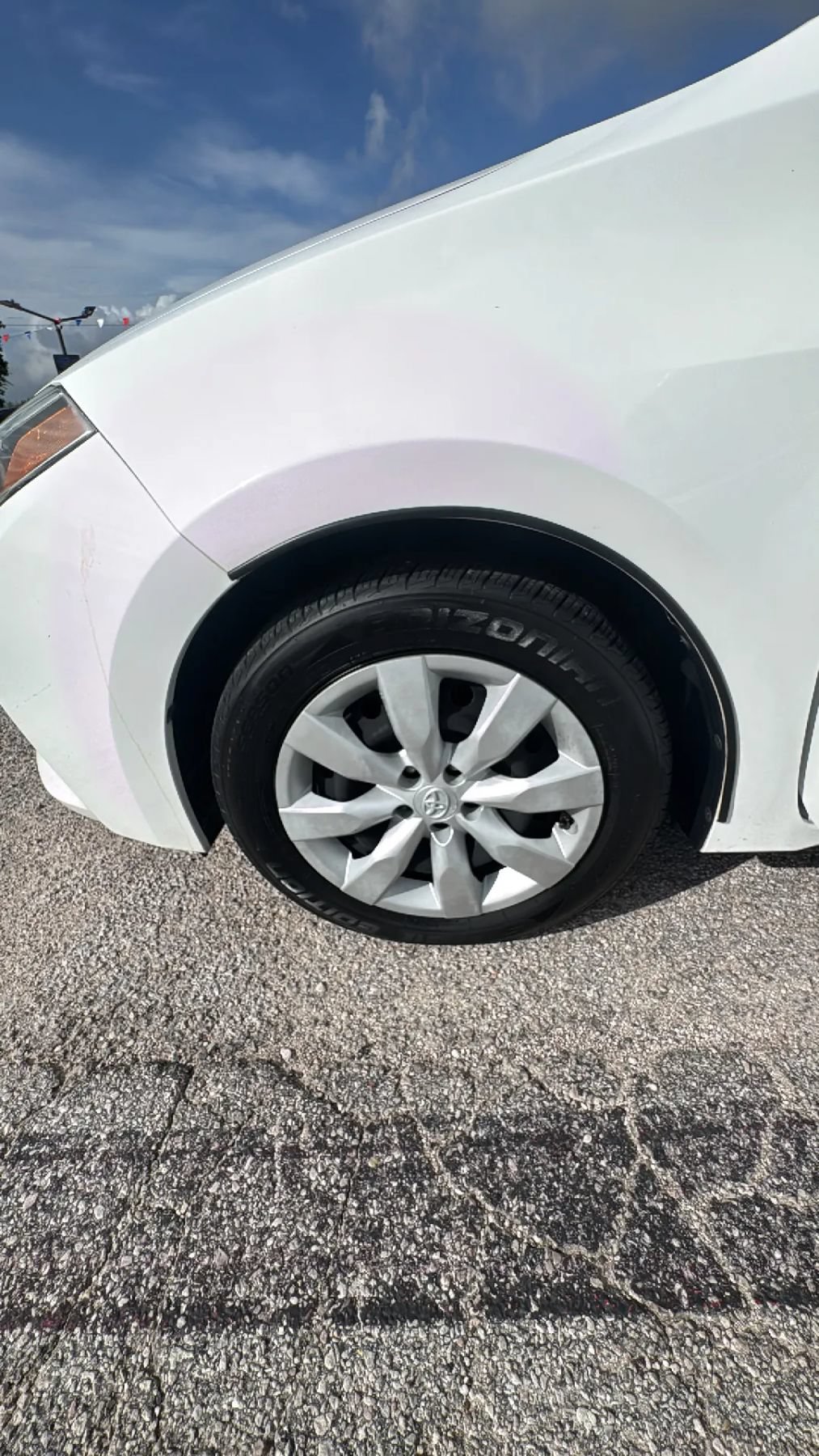 Used 2015 Toyota Corolla LE FWD image 25