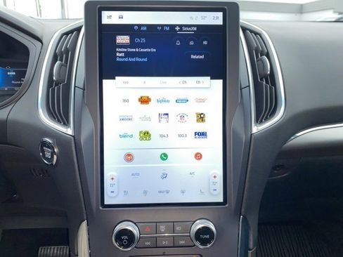 Certified 2024 Ford Edge Titanium image 11