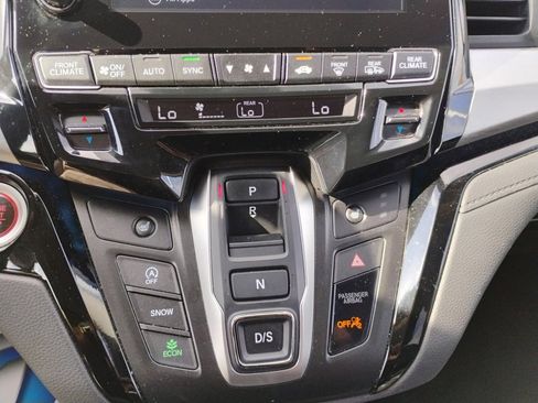 Certified 2024 Honda Odyssey Touring image 18