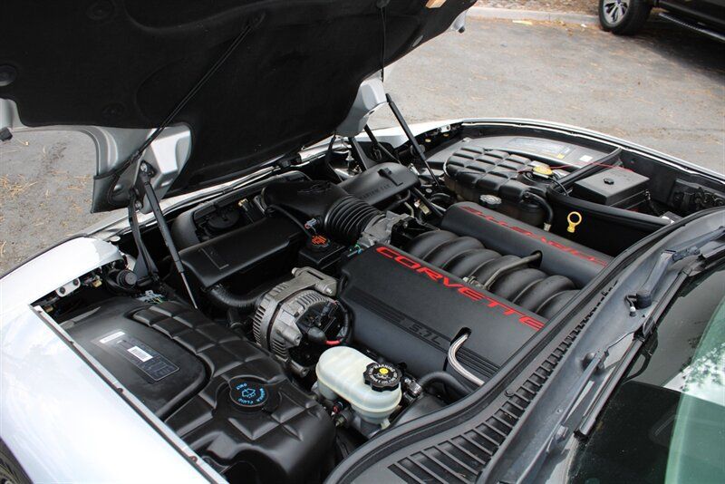 Used 1999 Chevrolet Corvette Coupe w/ Memory Pkg RWD image 9