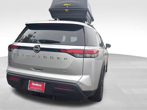 Used 2022 Nissan Pathfinder SV w/ SV Premium Package image 20