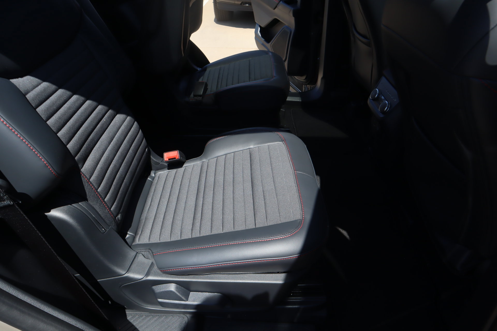 New 2026 Ford Explorer ST-Line w/ ST-Line Street Pack AWD/4WD image 16